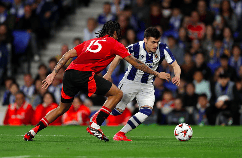 包含冲刺阶段皇家社会备战英超，篮板制胜细节曝光，悬念犹存，身体对抗强度拉满的词条j9九游会